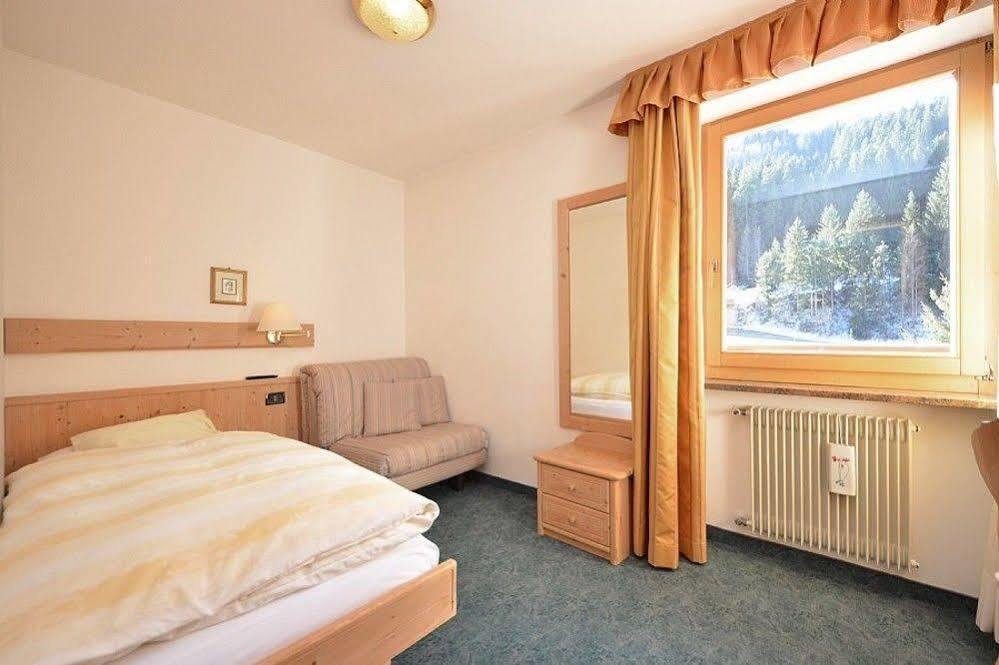 Hotel Malga Passerella 莫埃纳 外观 照片
